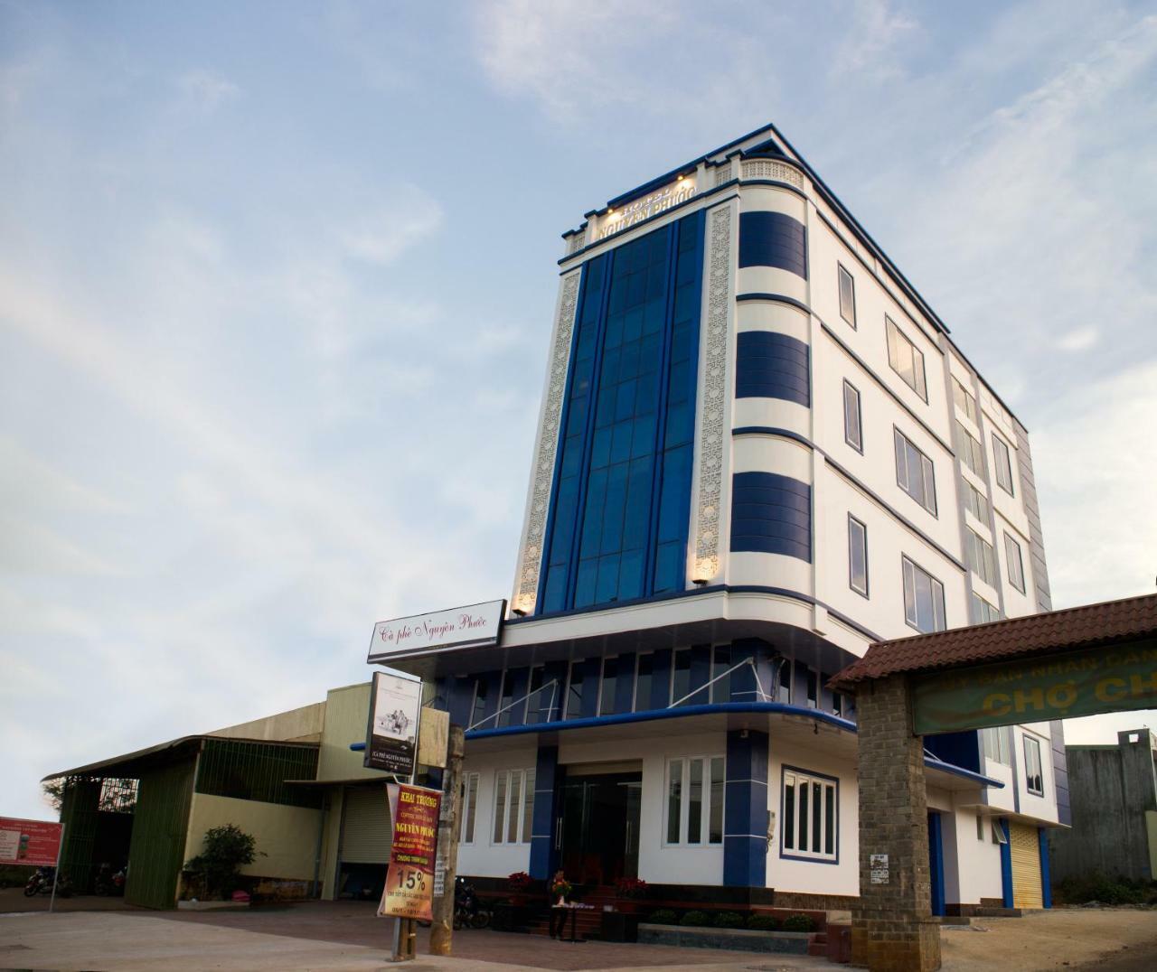 Hotel Nguyên Phước Pleiku Ngoại thất bức ảnh
